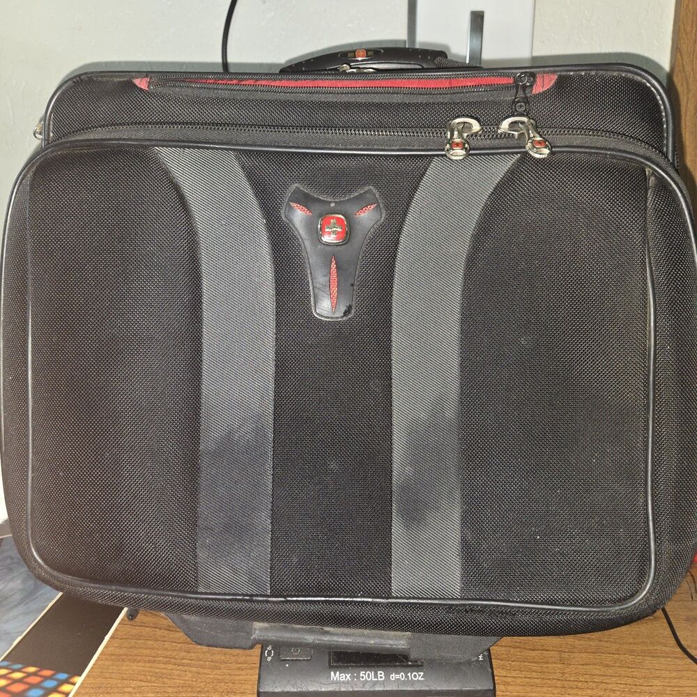 SwissGear Granada Double Gusset Wheeled Laptop Case - Black